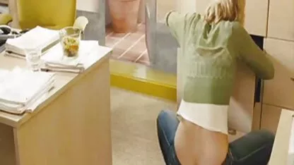 لوسی عکس سکسی از کون دختر لباس زیرش را عوض کرد و به یک پسر لعنتی داد