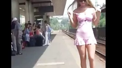 بیانکا هلن از بدنش الهام گرفته عکس سکس کوس عربی است